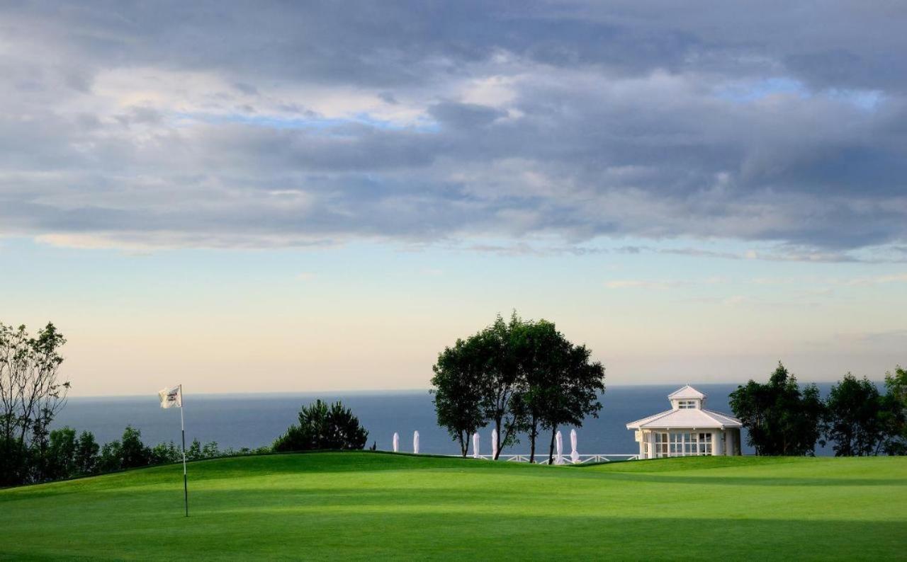 Luxury Lighthouse Golf Villa Baltsjik Eksteriør bilde