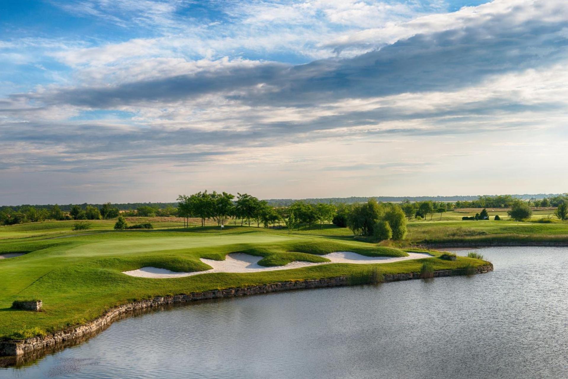 Luxury Lighthouse Golf Villa Baltsjik Eksteriør bilde